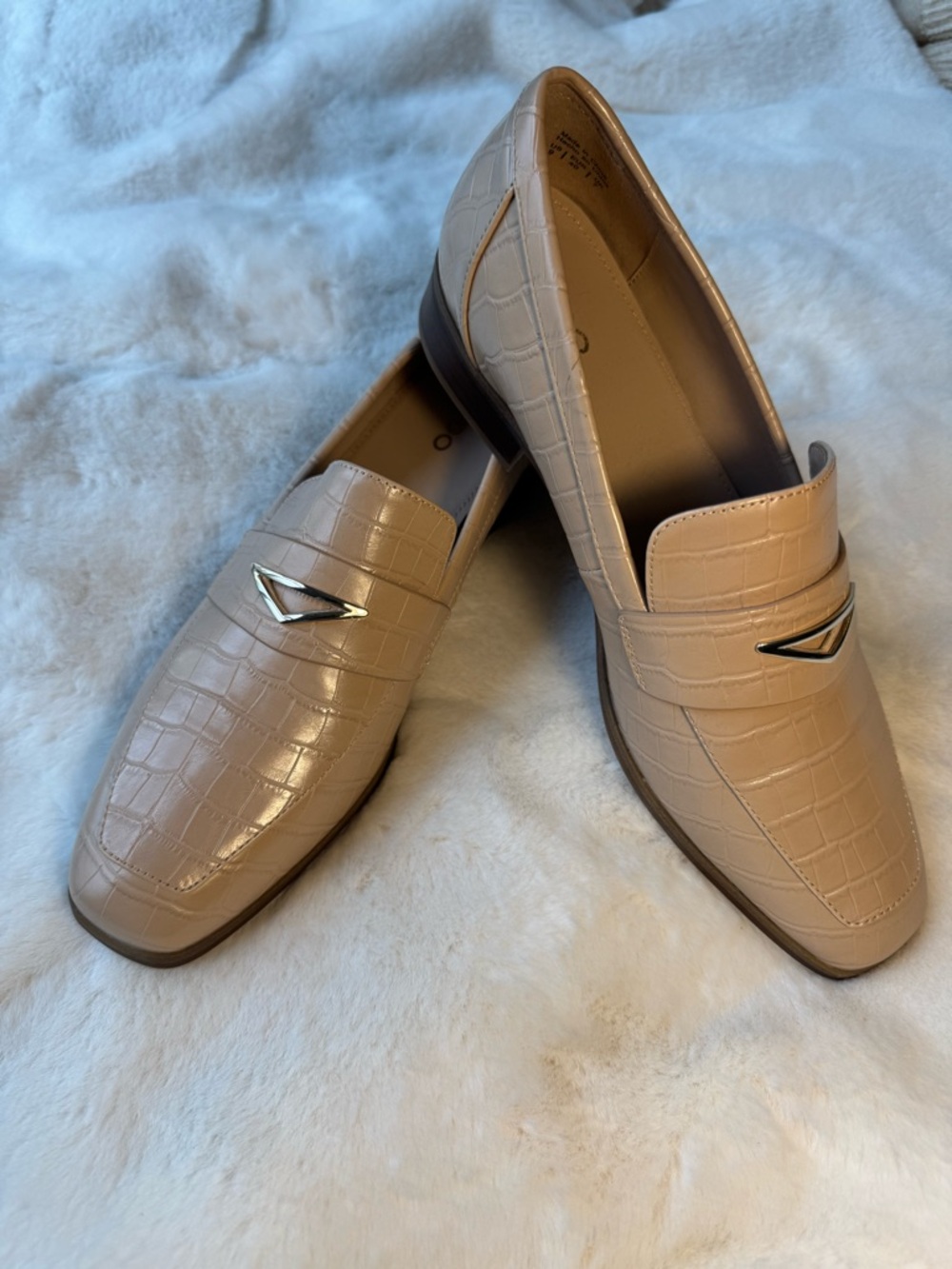 Aldo Hanak Croc-Embossed Loafers in Nude Beige with Gold Accent Size  9